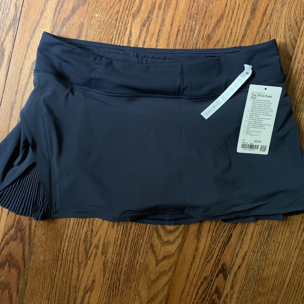 NWT Lululemon Play Off the Pleats Running Skirt